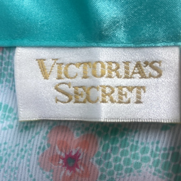 Victoria's Secret peach and aqua, wraparound silky feeling floral robe - Picture 3 of 15